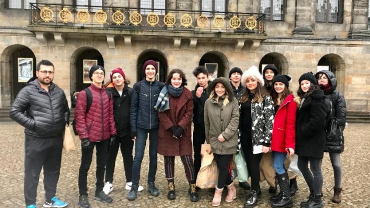 Nevşehir Doğa Koleji Öğrencileri Hollanda’da Türkiye’yi Temsil Ediyor