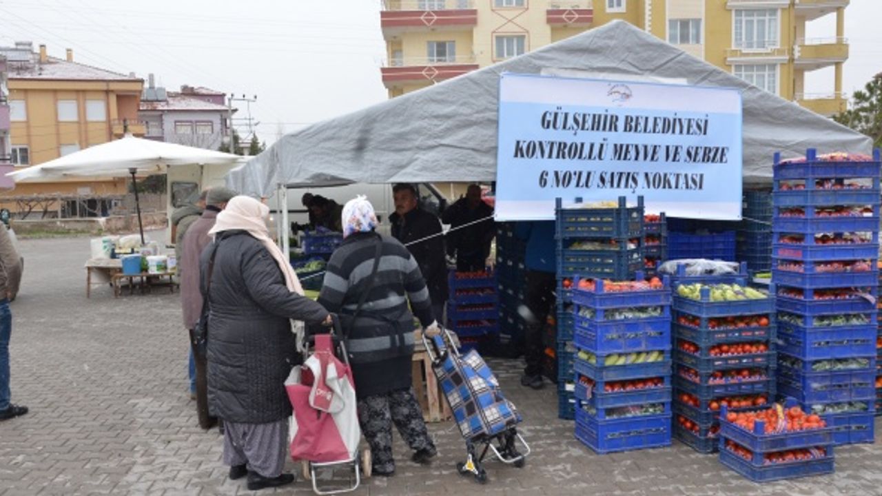 Gülşehir’de 7 ayrı noktada sebze ve meyve satış noktaları oluşturuldu