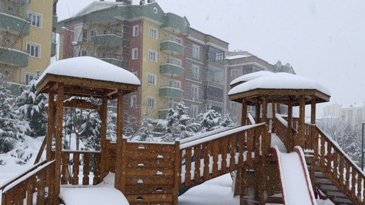 Nevşehir’de kar yağışı etkisini sürdürüyor