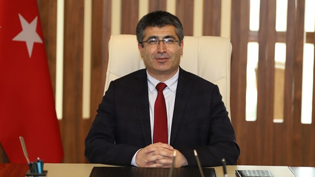 NEVÜ Rektörü Aktekin "Biz bize yeteriz” kampanyasına 1 maaş destek verdi
