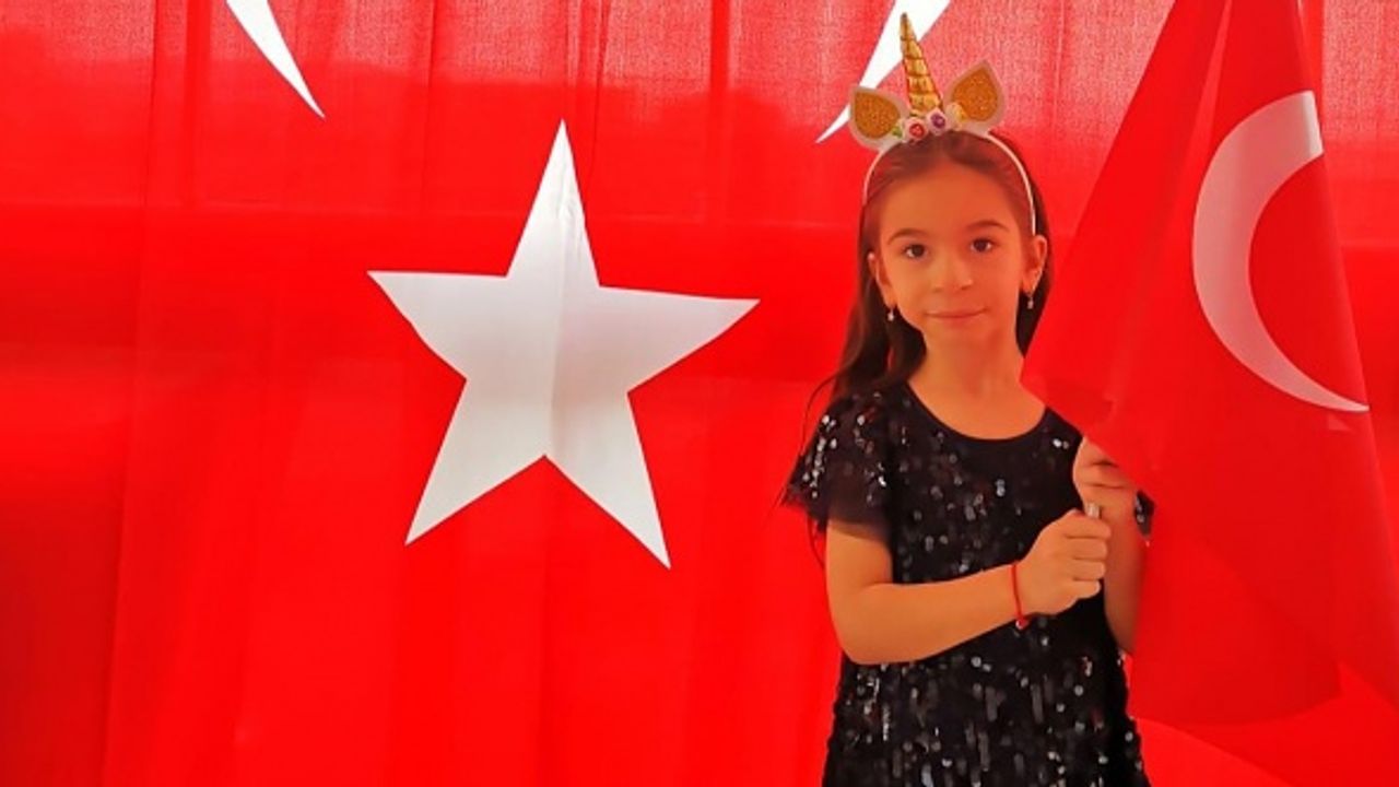 Şehit polis memurunun 7 yaşındaki kızı 23 Nisan’ı kutladı