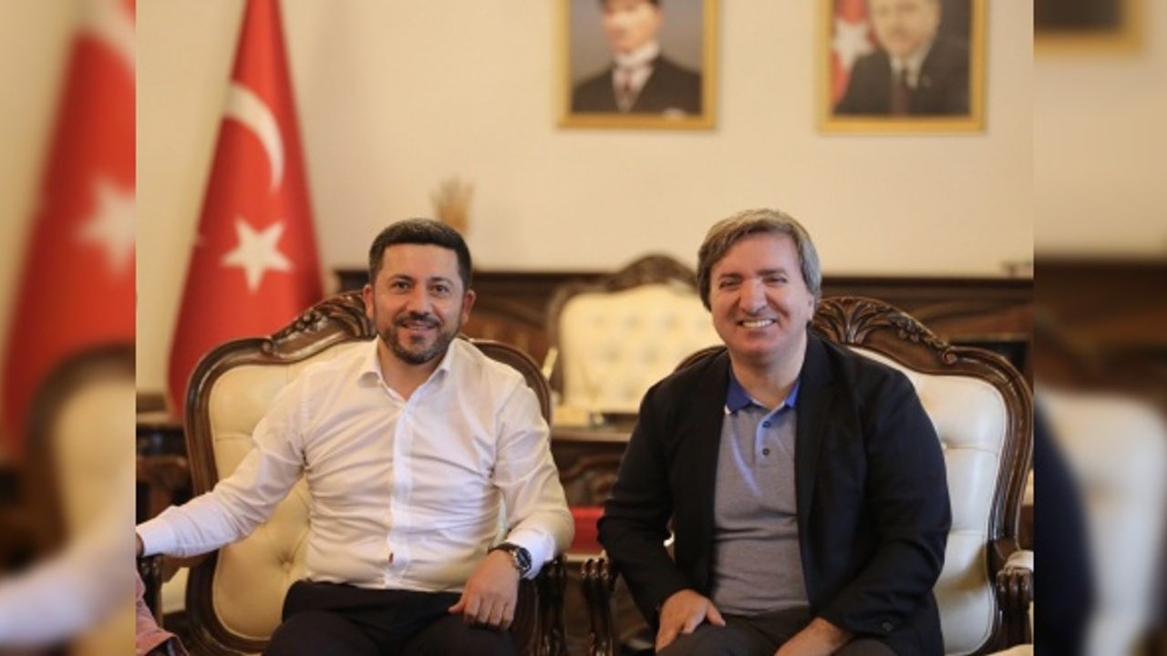Aksaray Valisi Aydoğdu, Belediye Başkanı Arı’yı ziyaret etti