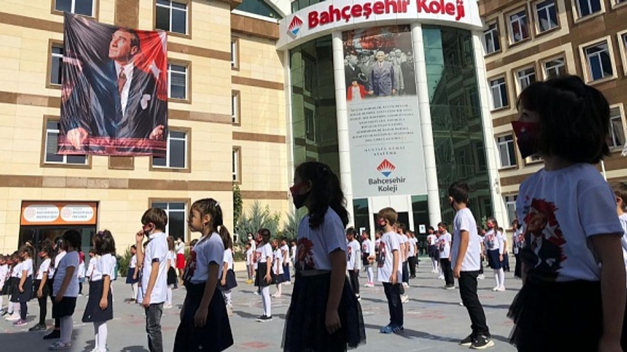 Bahçeşehir Koleji’inden Muhteşem "ATATÜRK ÇOCUKLARI" Şarkısı