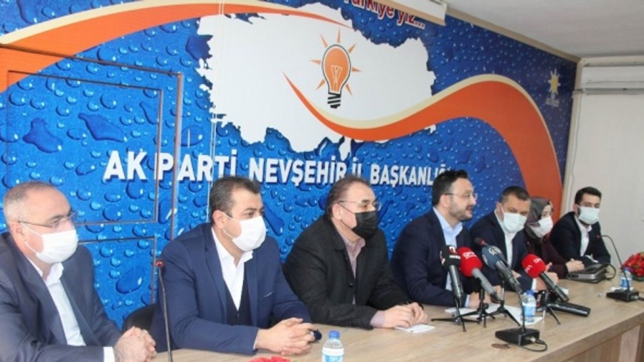 AK Parti; “Nevşehir Belediye Başkanı Arı, sağlık sorunları nedeniyle istifa etmiştir”