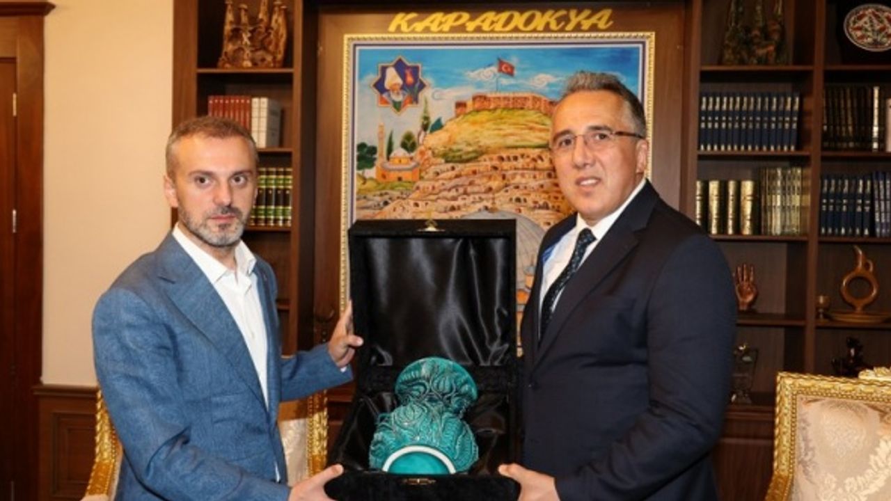 AK Parti Genel Başkan Yardımcısı Kandemir, Nevşehir Belediyesi’ni Ziyaret Etti