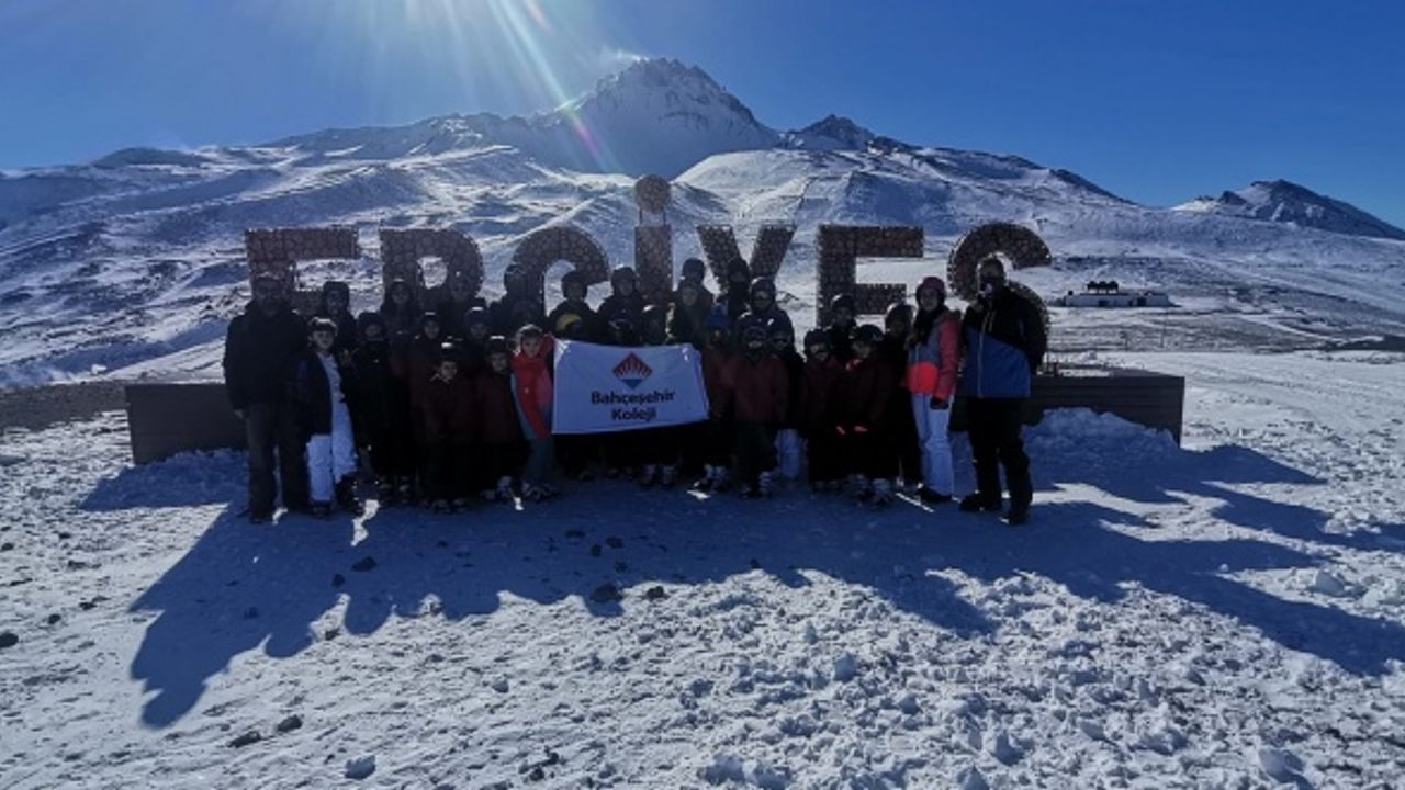 Bahçeşehir Koleji Öğrencileri Kayak Öğreniyor