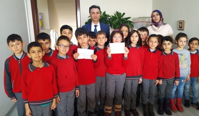 Nevşehir'de ilkokul öğrencileri, çocuklar için harçlıklarından 760 lira biriktirdi