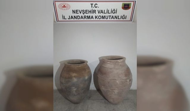 Kapadokya’da kaçak kazıda çıkartılan 2 adet küp ele geçirildi