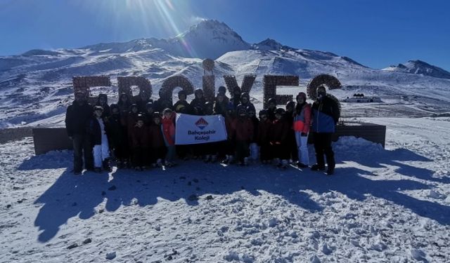 Bahçeşehir Koleji Öğrencileri Kayak Öğreniyor